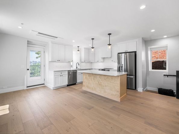 3 Franklin St 4, Somerville MA 02145