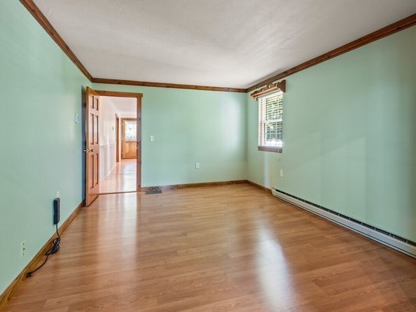 597 Willard St, Leominster MA 01453