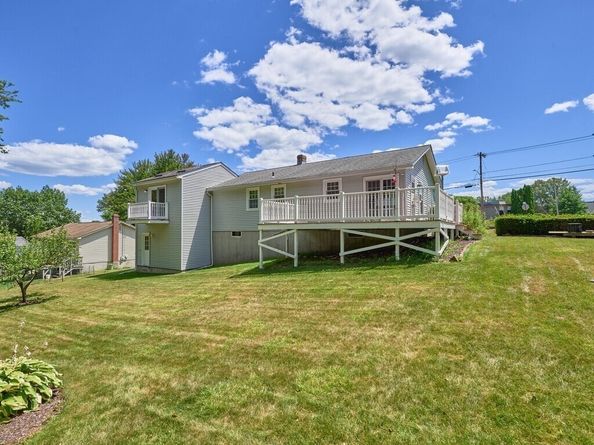 597 Willard St, Leominster MA 01453