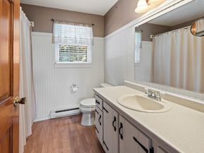 597 Willard St, Leominster MA 01453