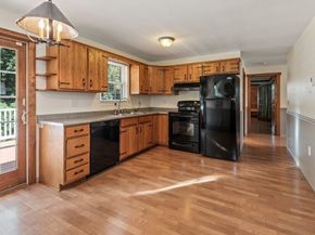 597 Willard St, Leominster MA 01453