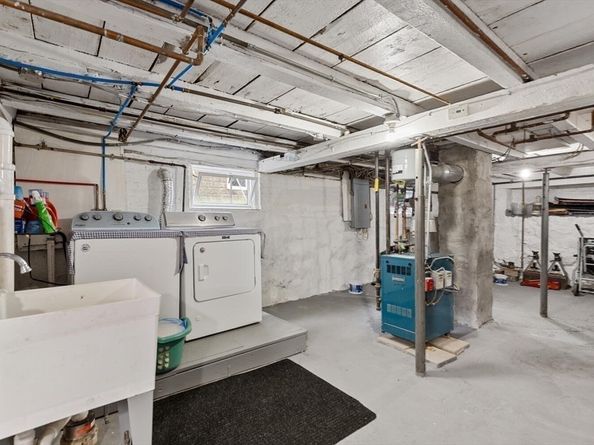 22 Pratt St, Malden MA 02148