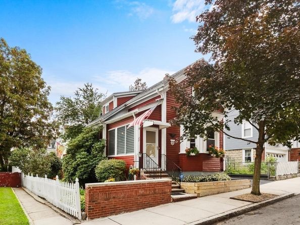 22 Pratt St, Malden MA 02148