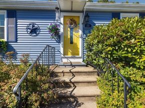 35 Parsons Hill Dr, Worcester MA 01603
