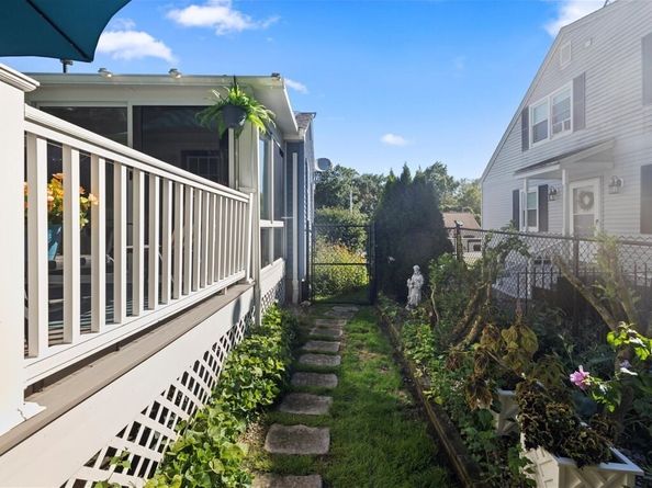 35 Parsons Hill Dr, Worcester MA 01603