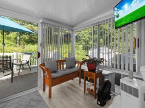 35 Parsons Hill Dr, Worcester MA 01603