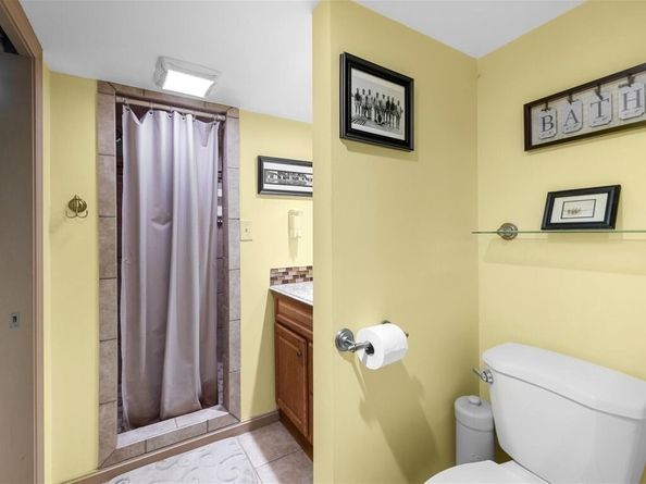 35 Parsons Hill Dr, Worcester MA 01603