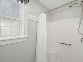 171 Whitins Rd, Sutton MA 01590