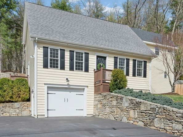 171 Whitins Rd, Sutton MA 01590