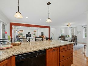171 Whitins Rd, Sutton MA 01590