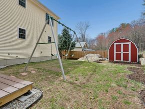 171 Whitins Rd, Sutton MA 01590