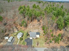 171 Whitins Rd, Sutton MA 01590
