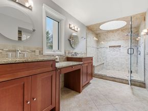 40 Lincoln Cir E, Andover MA 01810