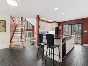 40 Lincoln Cir E, Andover MA 01810