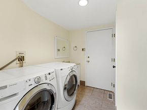 40 Lincoln Cir E, Andover MA 01810