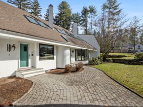 40 Lincoln Cir E, Andover MA 01810