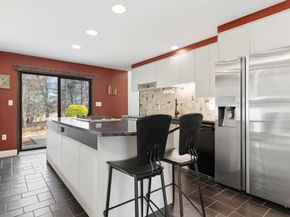 40 Lincoln Cir E, Andover MA 01810