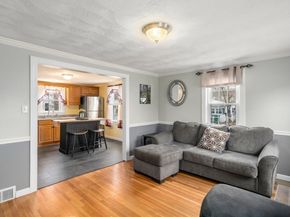 2 Pond St, Uxbridge MA 01569