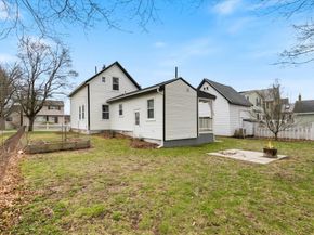18 Sherman Pl, Woburn MA 01801