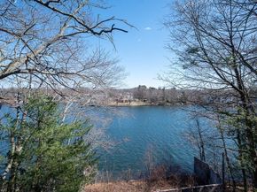 2 A Nonquit Street A, Worcester MA 01604