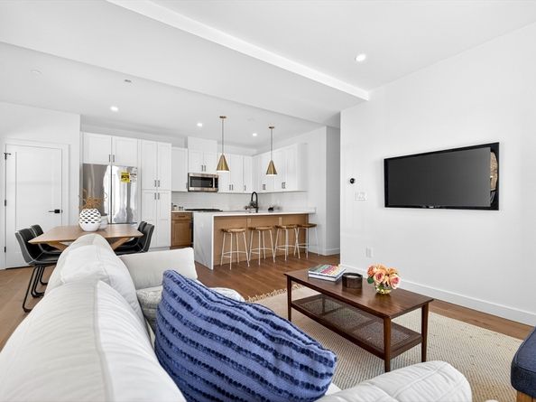 16 Hamlet St 16, Somerville MA 02143