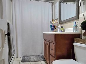 40 Hollywood St, Worcester MA 01610