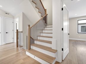 10 Pennsylvania Ave 1, Newton MA 02461