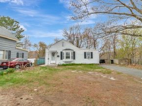 69 Appleton St, Saugus MA 01906