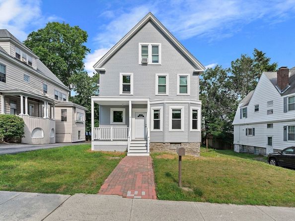10 Trowbridge Rd, Worcester MA 01609