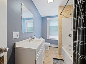 10 Trowbridge Rd, Worcester MA 01609