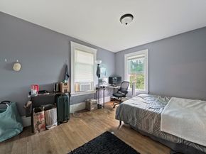 10 Trowbridge Rd, Worcester MA 01609