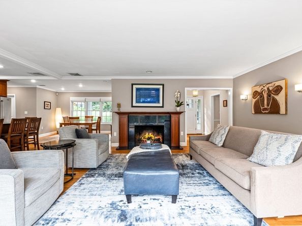 204 Chestnut St, Andover MA 01810