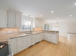 49 Algonquin Rd, Canton MA 02021