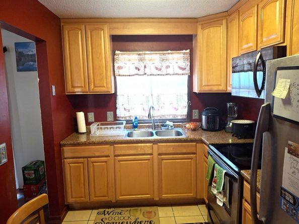 85 Idlewood St, Southbridge MA 01550
