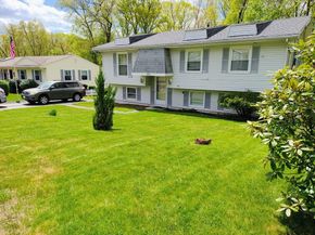 85 Idlewood St, Southbridge MA 01550