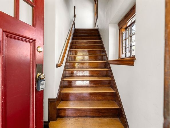 18 Fairfax Rd, Milton MA 02186