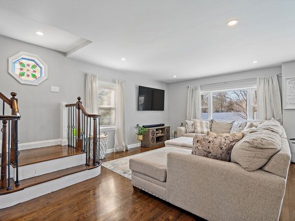 463 Pleasant St, Bridgewater MA 02333