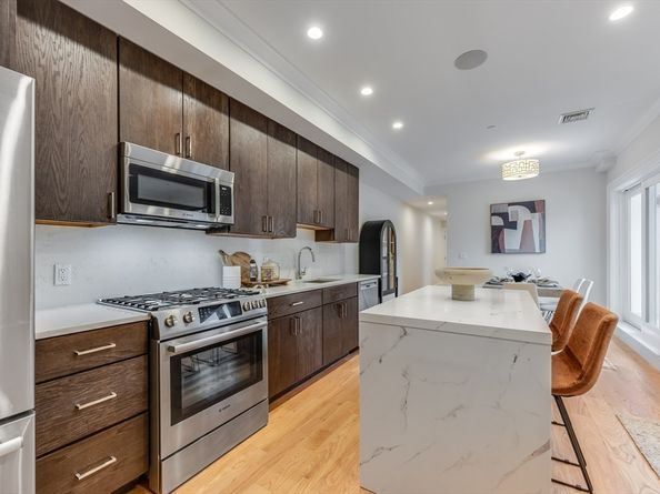 17 Vinton Street 3, Boston MA 02127