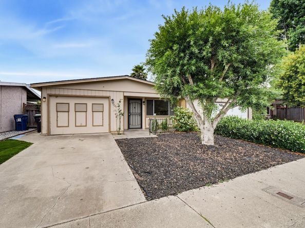 525 El Rio Street, Watsonville CA 95076