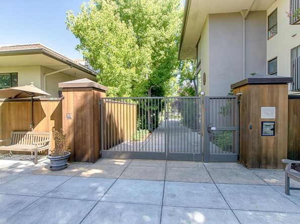 2140 Santa Cruz Avenue B106, Menlo Park CA 94025