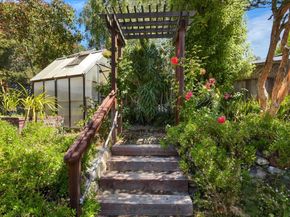 909 Laurence Avenue, Capitola CA 95010