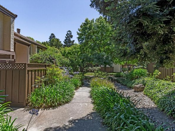 1525 Tyler Park Way, Mountain View CA 94040