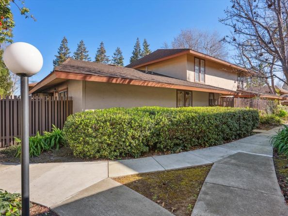 205 Red Oak Drive P, Sunnyvale CA 94086