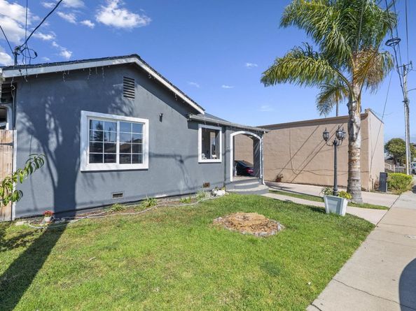 12 Eastern Drive, Watsonville CA 95076