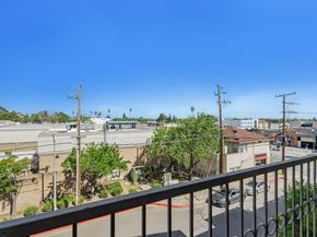 88 17th Avenue 304, San Mateo CA 94402