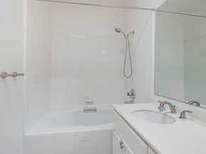 88 17th Avenue 304, San Mateo CA 94402