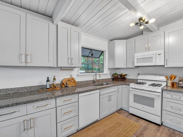 704 Encino Drive, Aptos CA 95003