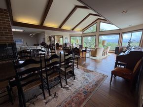 1407 Carlton Road, Hillsborough CA 94010