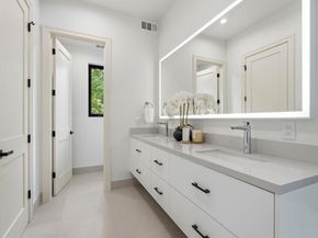 1084 Moffett Circle, Palo Alto CA 94303