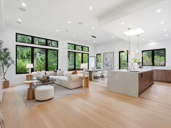 1084 Moffett Circle, Palo Alto CA 94303